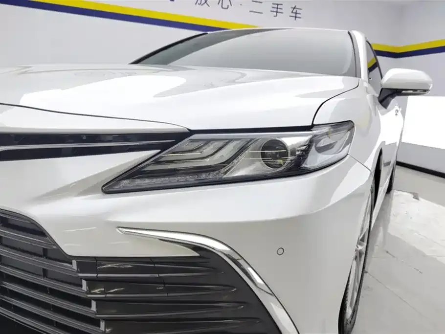Toyota Camry — фото 4