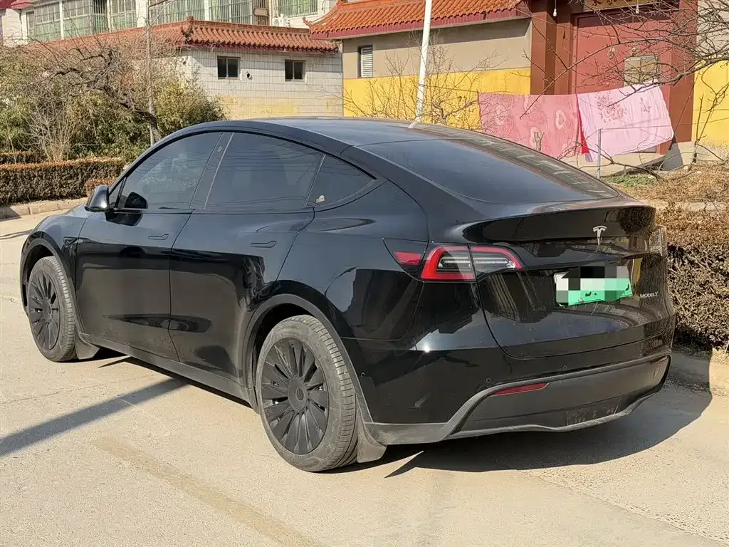 Tesla Model Y — фото 9