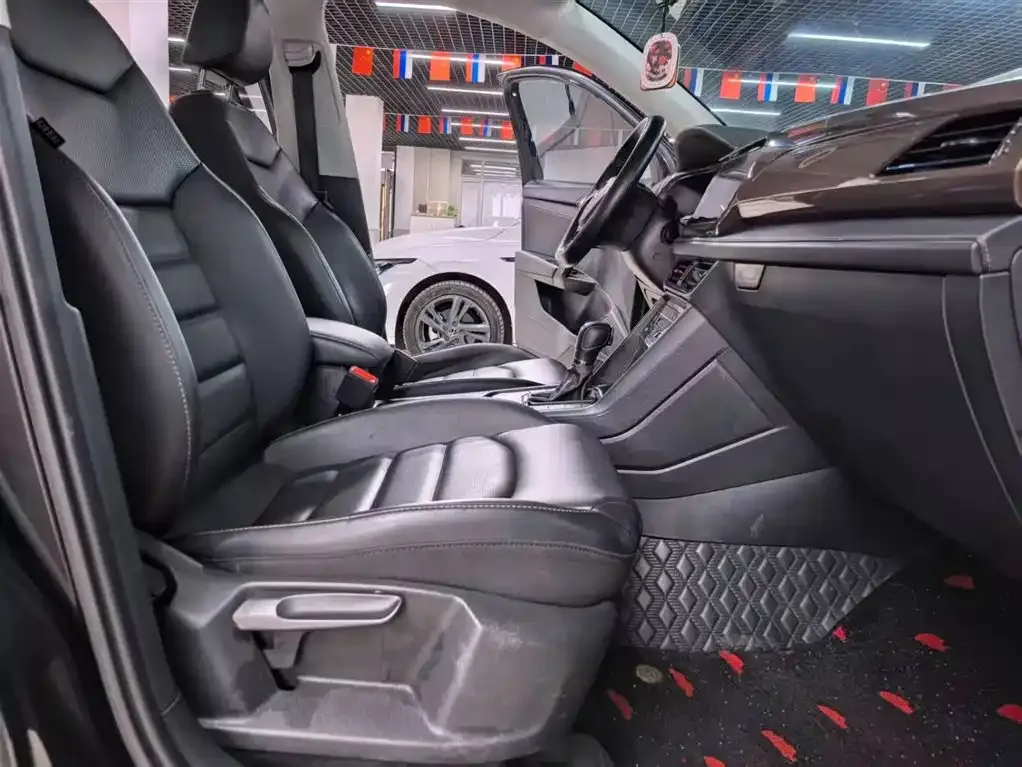 Volkswagen Tharu 2022 из CN, фото 2
