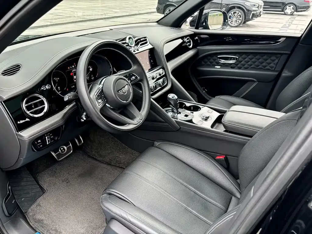 Bentley Bentayga 2022 из CN, фото 4