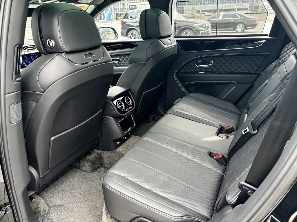 Bentley Bentayga 2022 из CN, фото 3