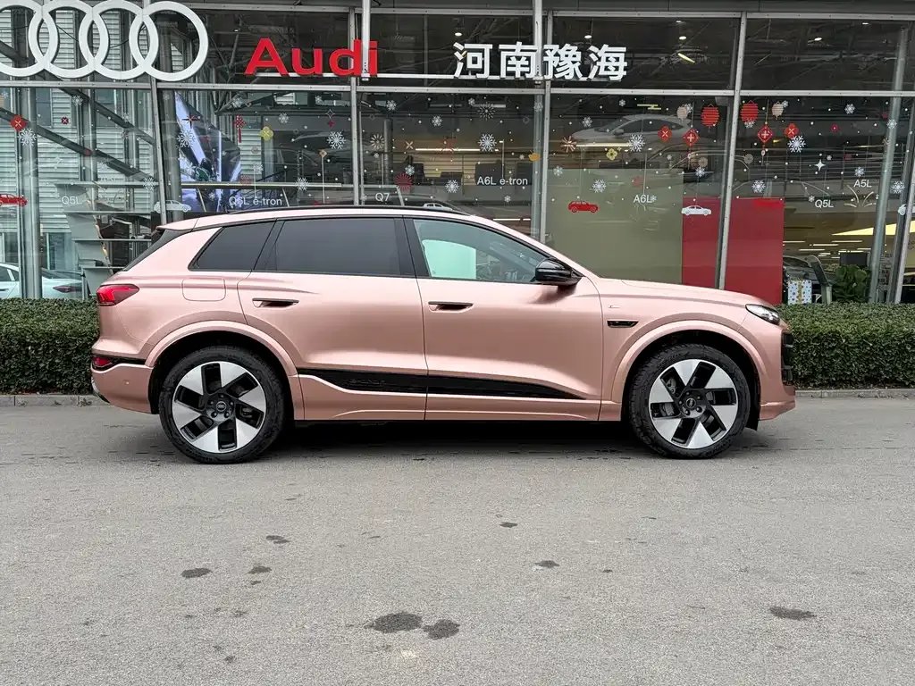 Audi Q6L e-tron — фото 9