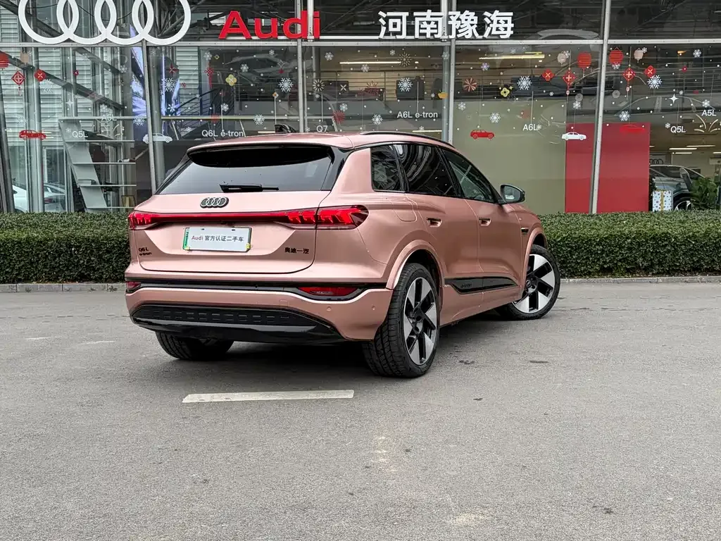 Audi Q6L e-tron — фото 10