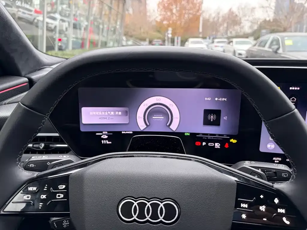 Audi Q6L e-tron — фото 8