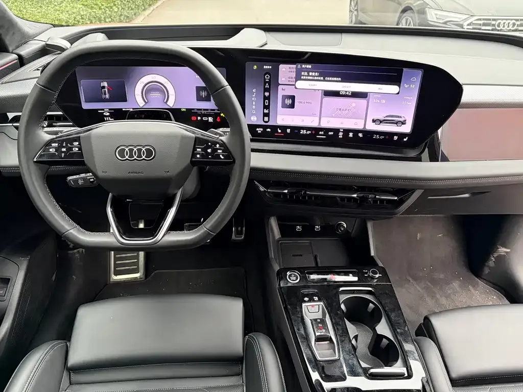 Audi Q6L e-tron — фото 2