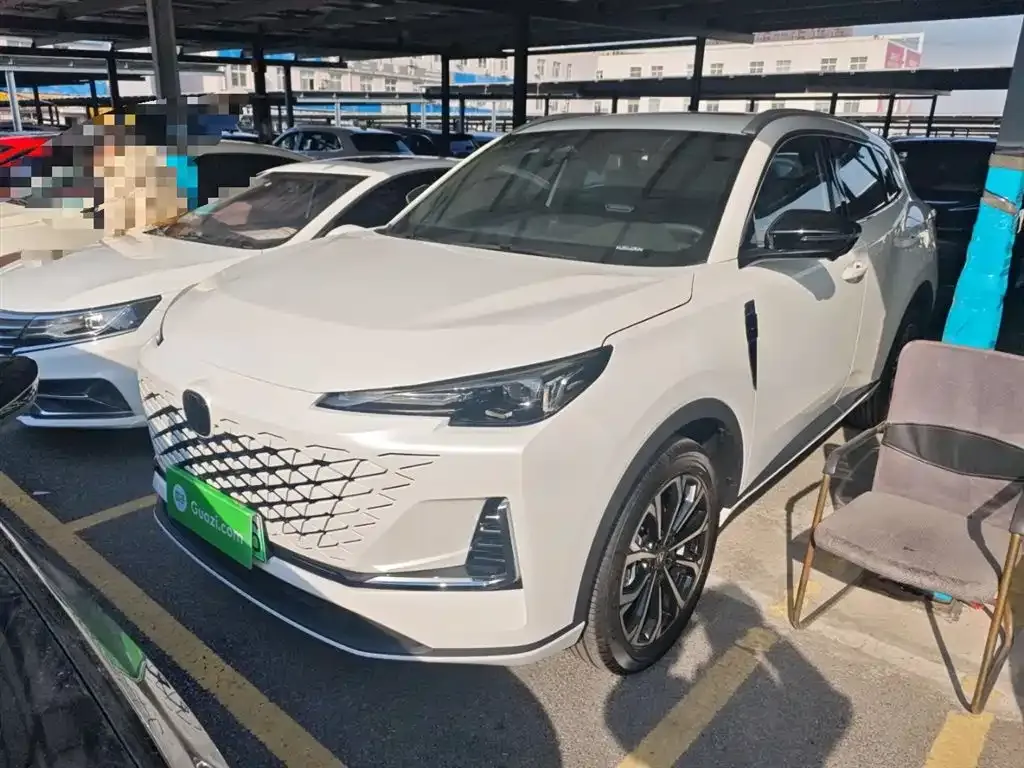 Changan CS55PLUS PHEV — фото 1
