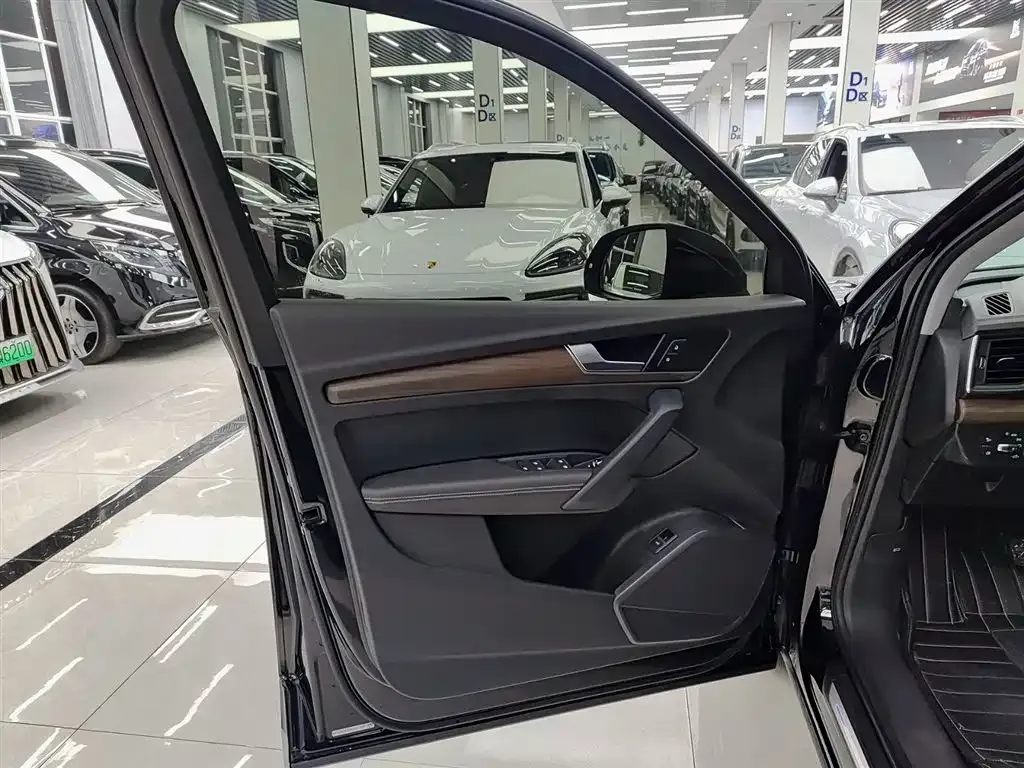 Audi Q5L 2022 из CN, фото 3