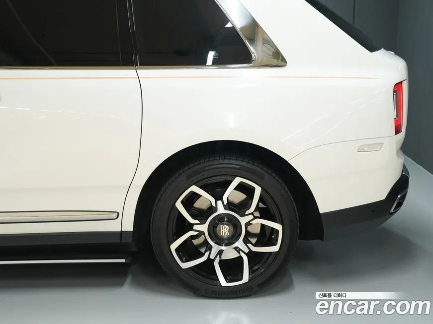 Rolls-Royce Cullinan 2022 из KR, фото 6