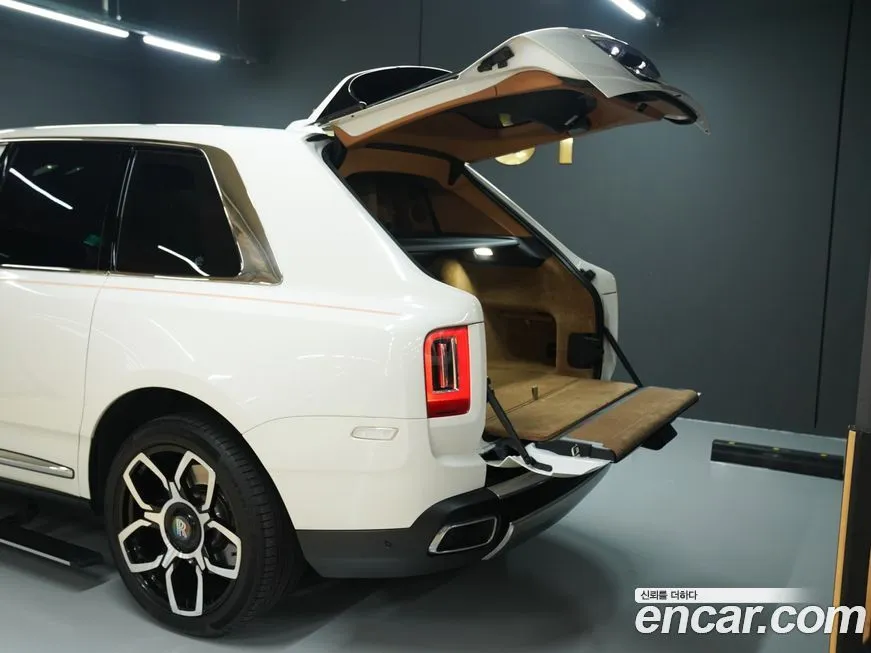 Rolls-Royce Cullinan 2022 из KR, фото 4