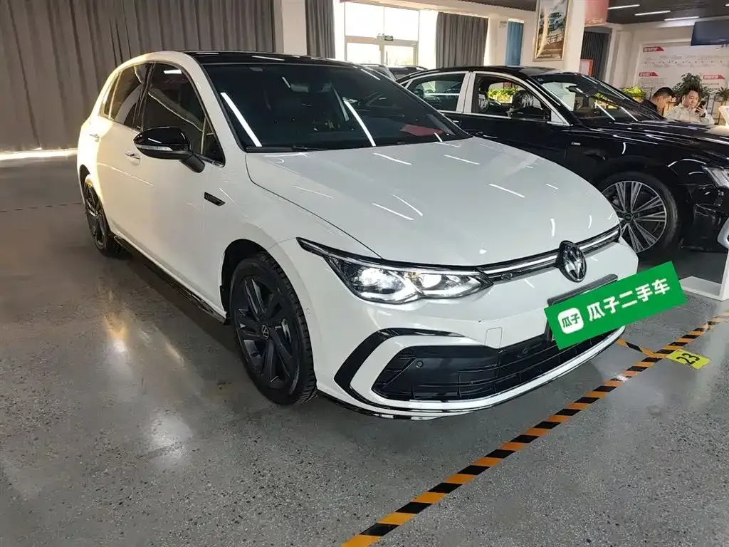 Volkswagen Golf 2024 из CN, фото 4