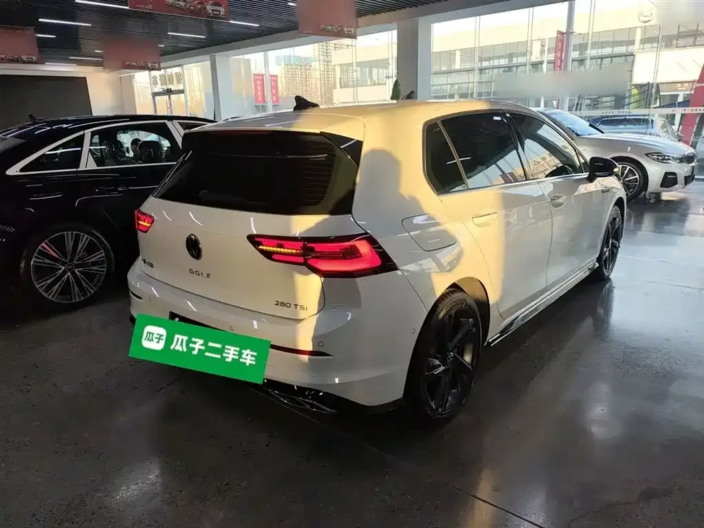 Volkswagen Golf 2024 из CN, фото 7
