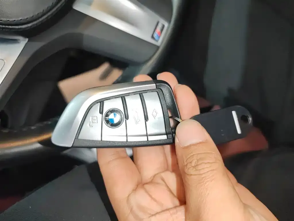 BMW 5 Series 2023 из CN, фото 2