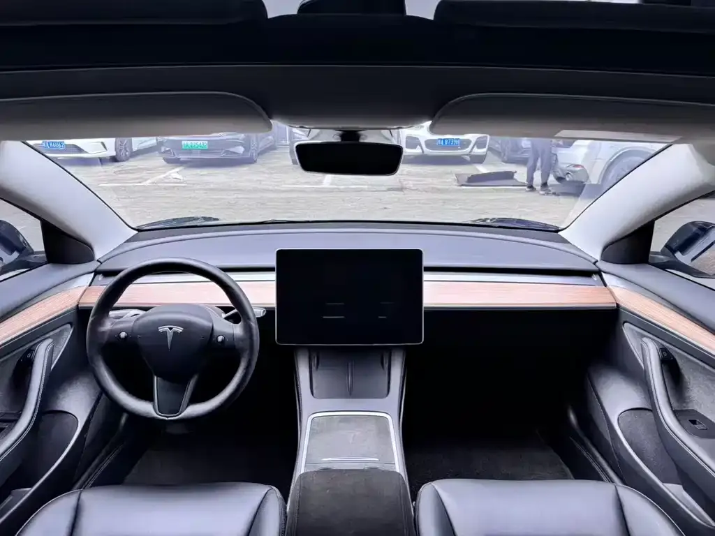 Tesla Model 3 — фото 6