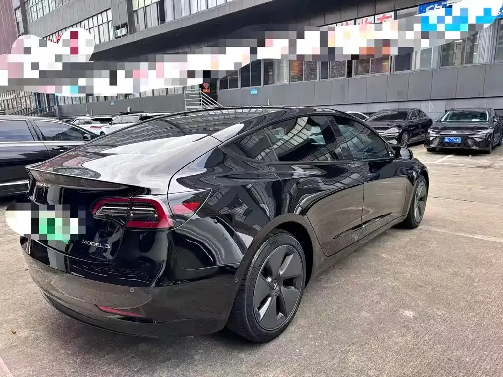Tesla Model 3 — фото 8