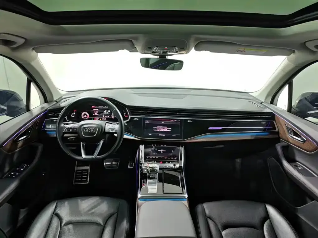 Audi Q7 2024 из CN, фото 9