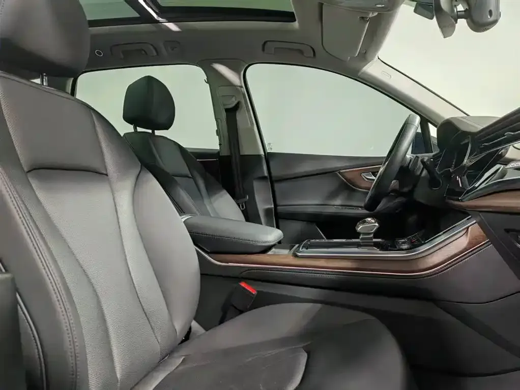 Audi Q7 2024 из CN, фото 10
