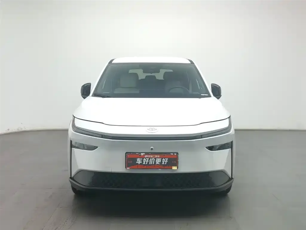 Toyota Platinum 3X 2025 из CN, фото 2