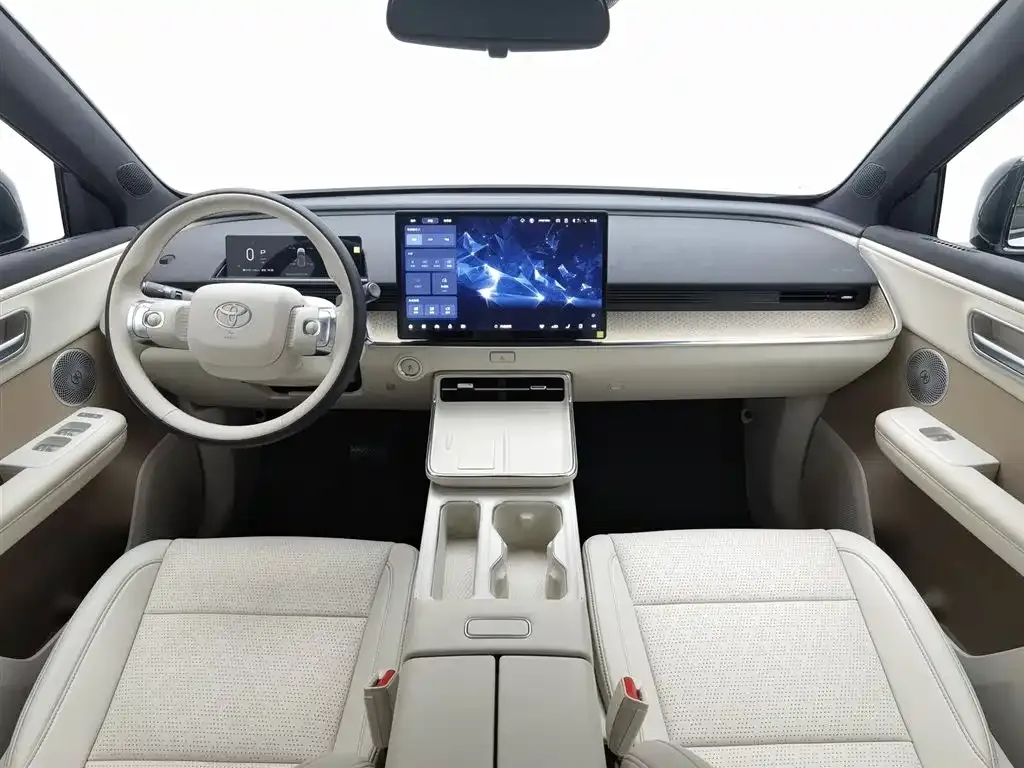 Toyota Platinum 3X 2025 из CN, фото 8