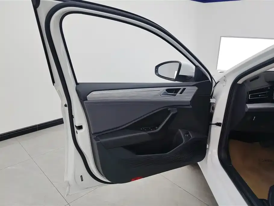 Volkswagen Sagitar 2024 из CN, фото 4
