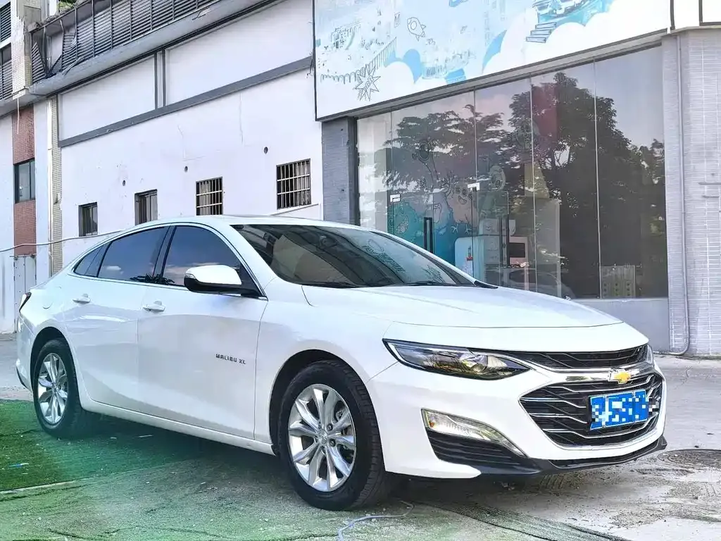 Chevrolet Malibu XL — фото 1