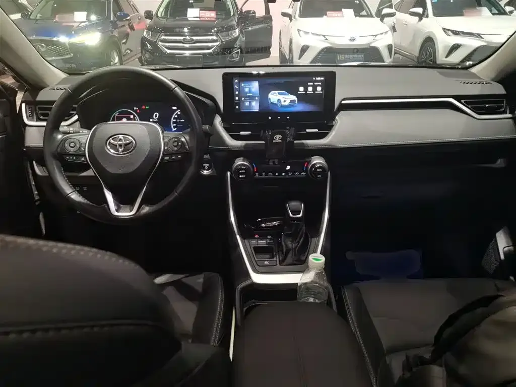 Toyota Wildlander 2023 из CN, фото 10