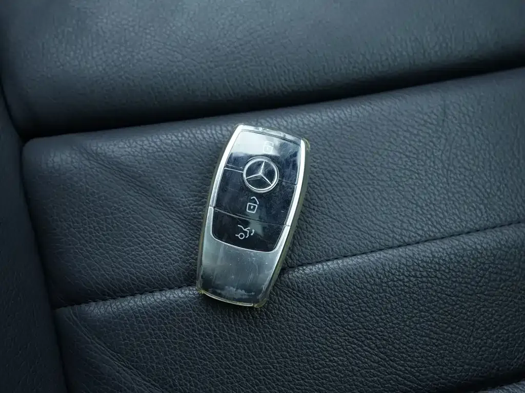 Mercedes-Benz E-Class (Import) — фото 10