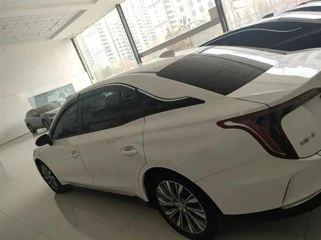 Hongqi E-QM5 — фото 8