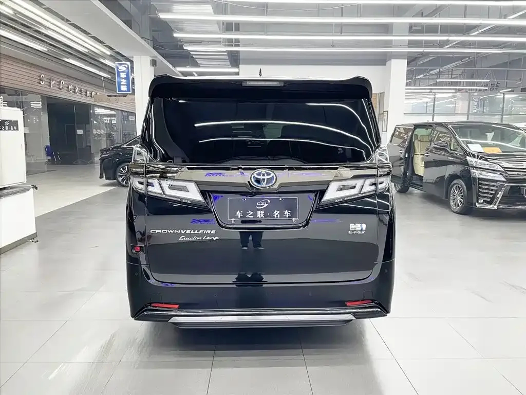 Toyota Vellfire 2023 из CN, фото 4