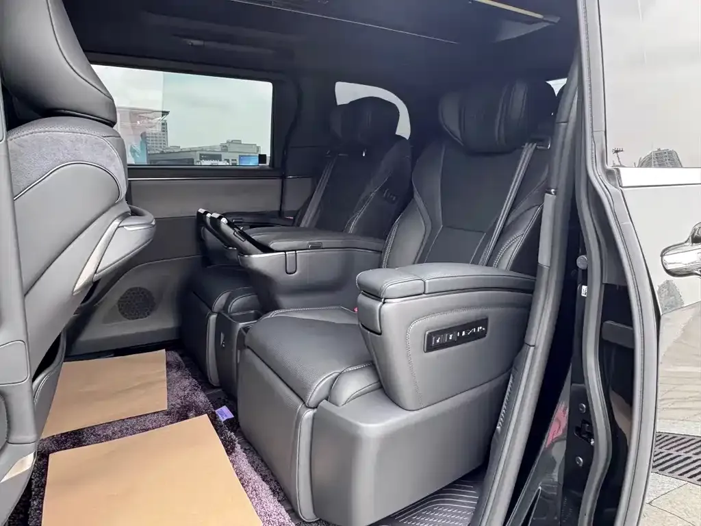 Lexus LM 2025 из CN, фото 2