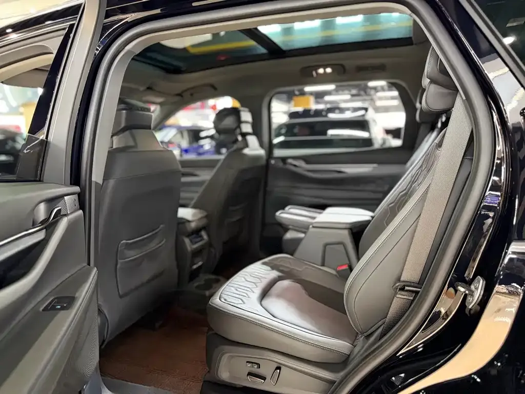 Ford Edge 2024 из CN, фото 8