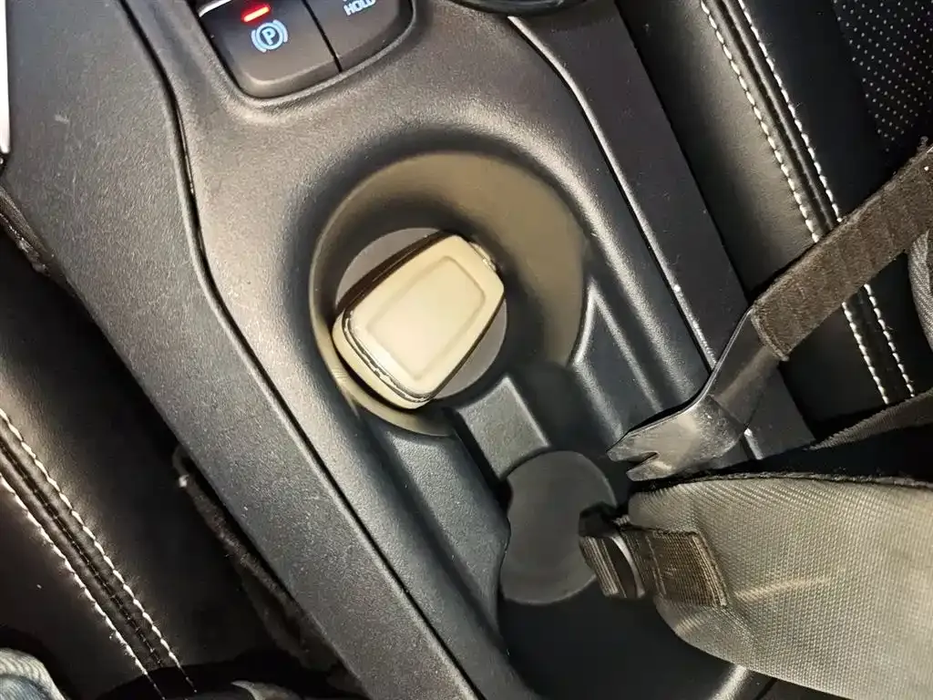Toyota Corolla 2023 из CN, фото 8