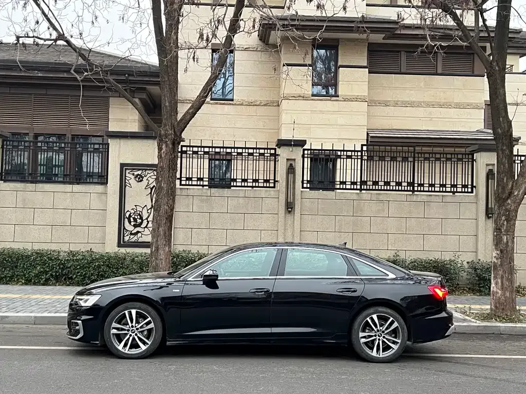 Audi A6L — фото 7