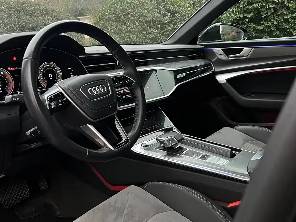 Audi A6L — фото 8