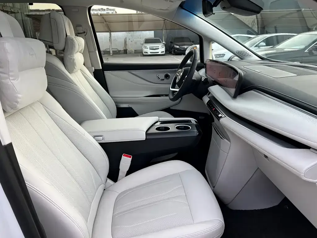 Buick GL8 Hybrid — фото 4