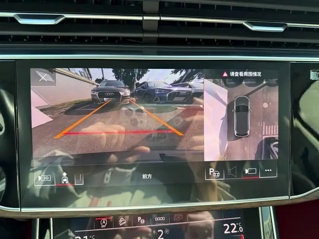 Audi Q7 2023 из CN, фото 2