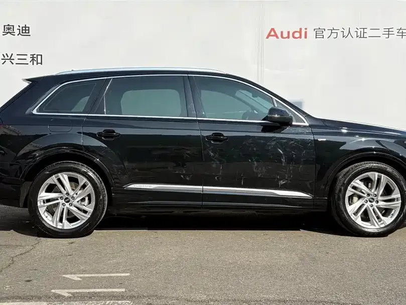 Audi Q7 2023 из CN, фото 9