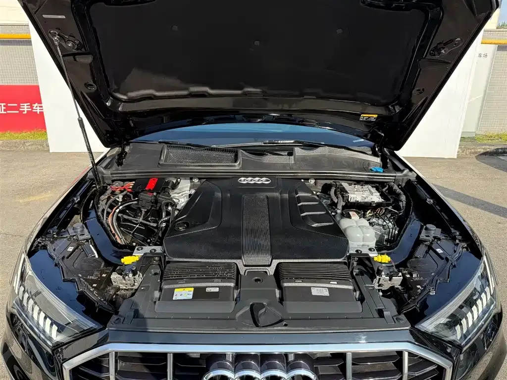 Audi Q7 2023 из CN, фото 7