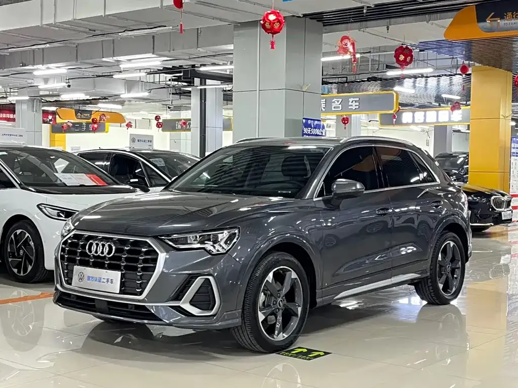 Audi Q3 — фото 1