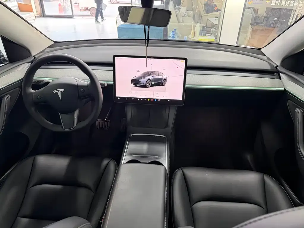 Tesla Model Y — фото 7