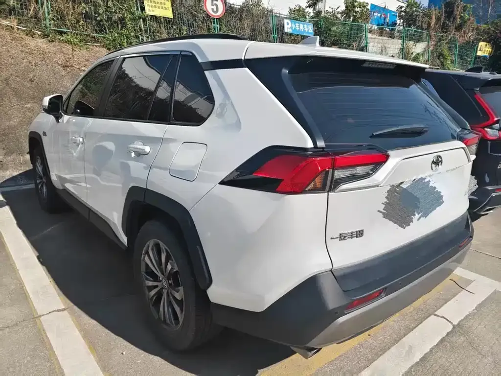 Toyota RAV4 2024 из CN, фото 9