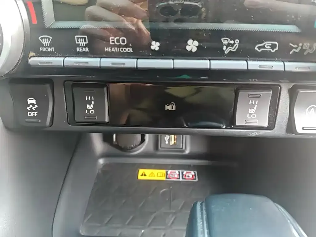 Toyota RAV4 2024 из CN, фото 2