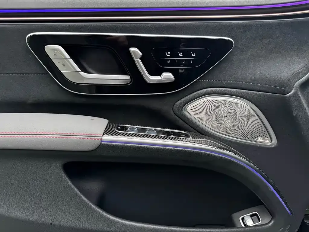 Mercedes-Benz EQS AMG — фото 5