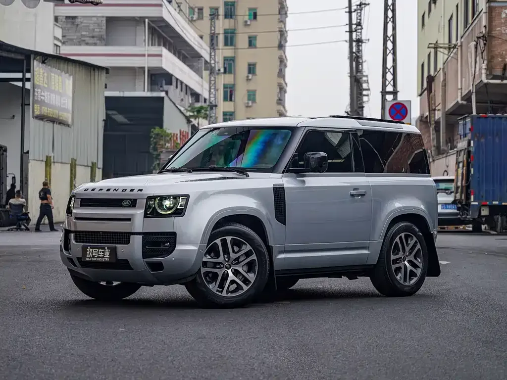 Land Rover Defender — фото 1