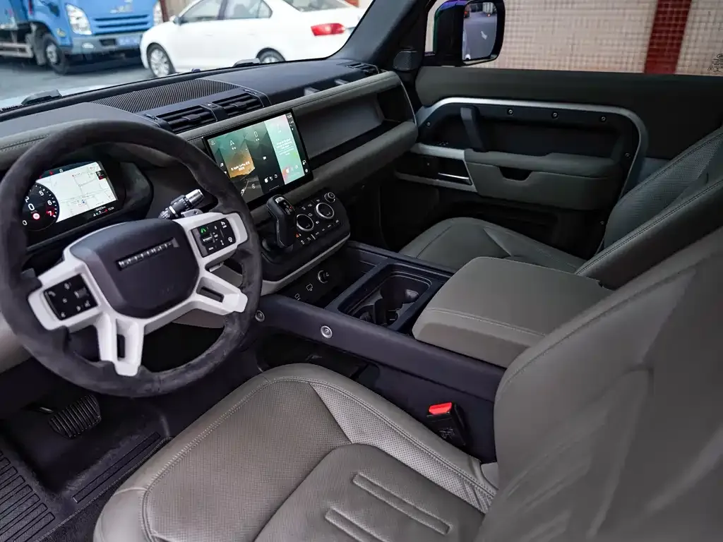 Land Rover Defender — фото 10