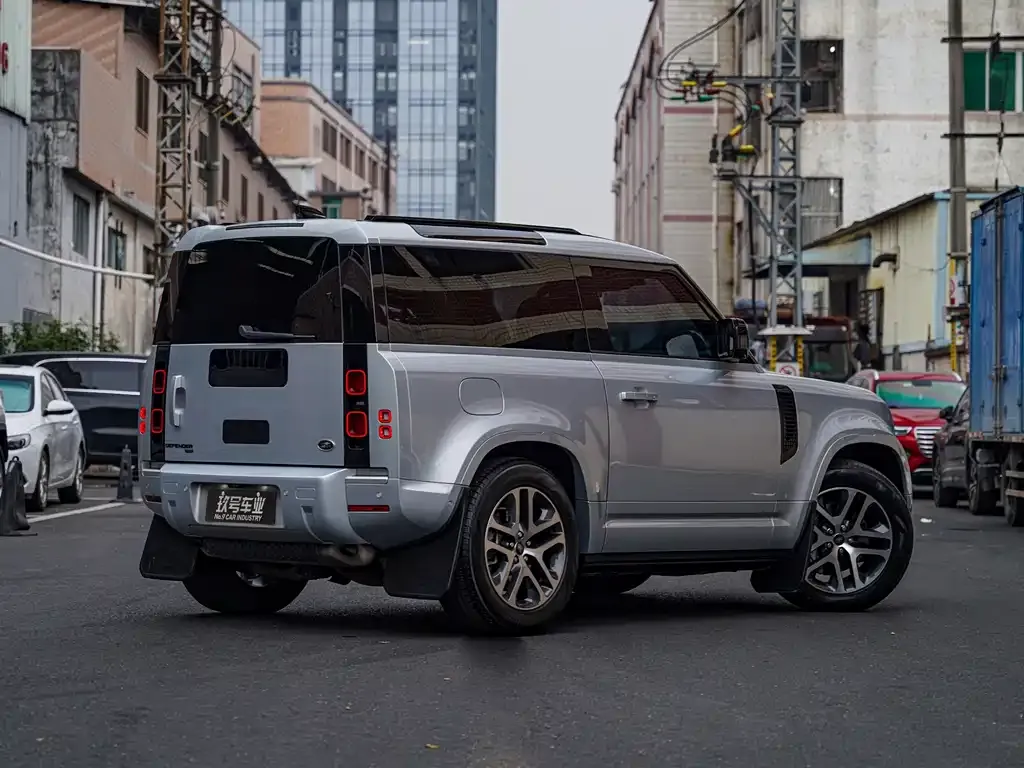 Land Rover Defender — фото 7