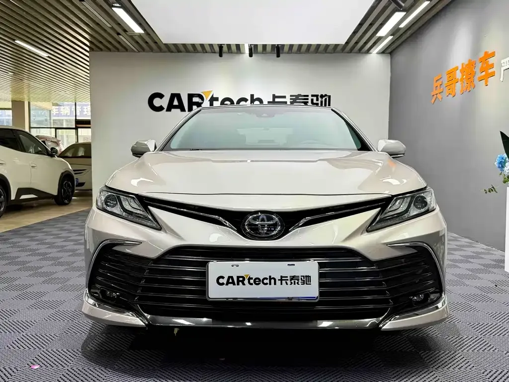 Toyota Camry 2022 из CN, фото 2