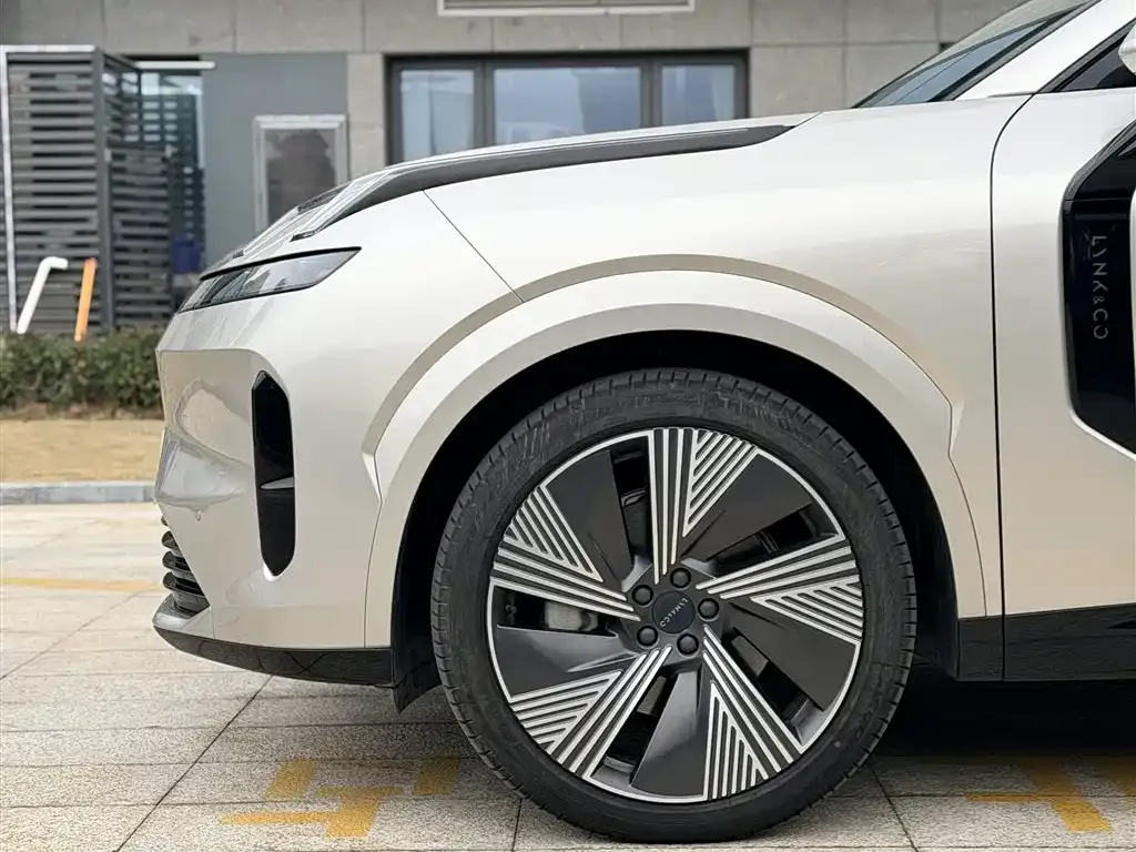 Lynk & Co 08 EM-P 2023 из CN, фото 8