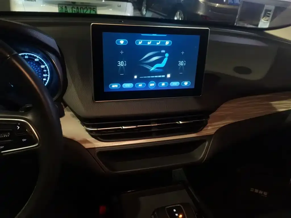 Hongqi E-QM5 2024 из CN, фото 9