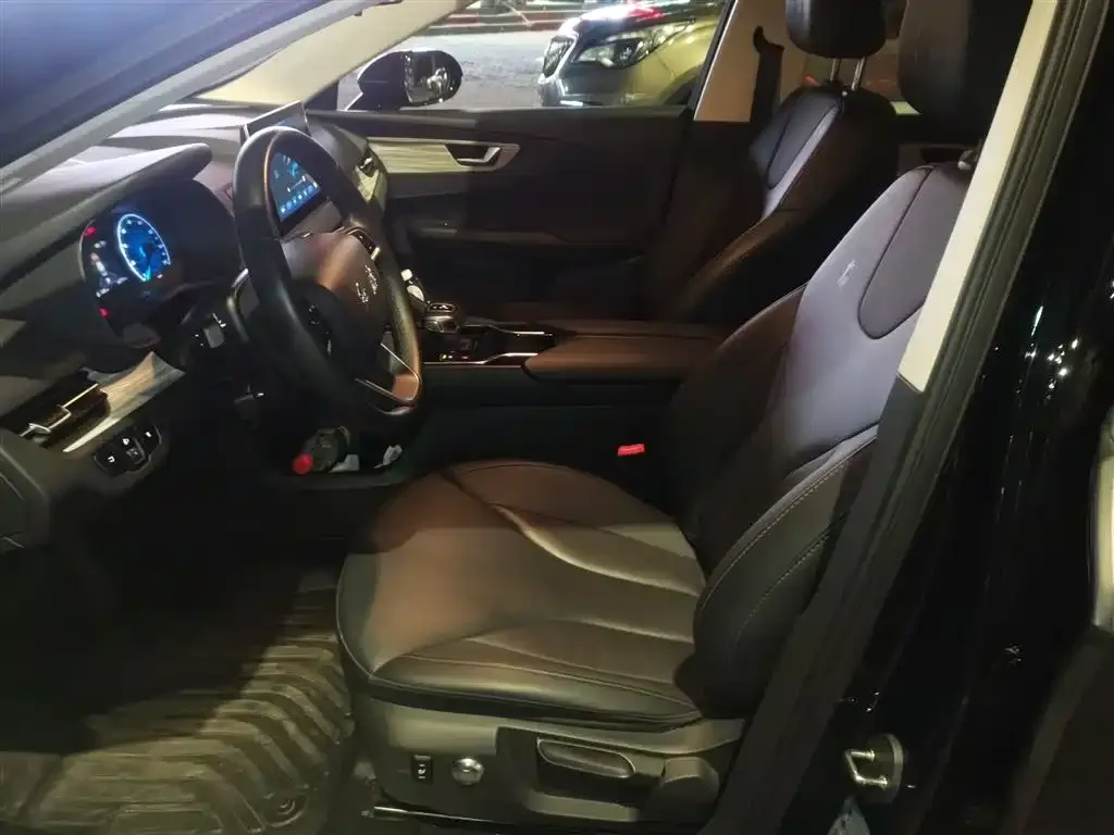 Hongqi E-QM5 2024 из CN, фото 7