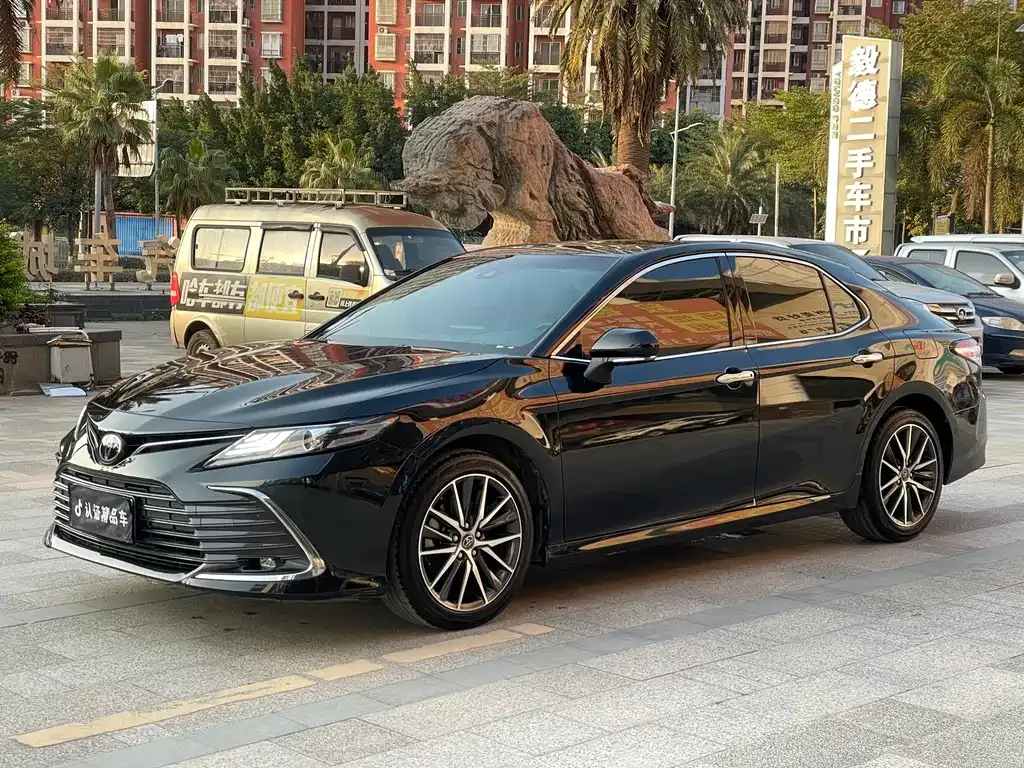 Toyota Camry 2023 из CN, фото 1